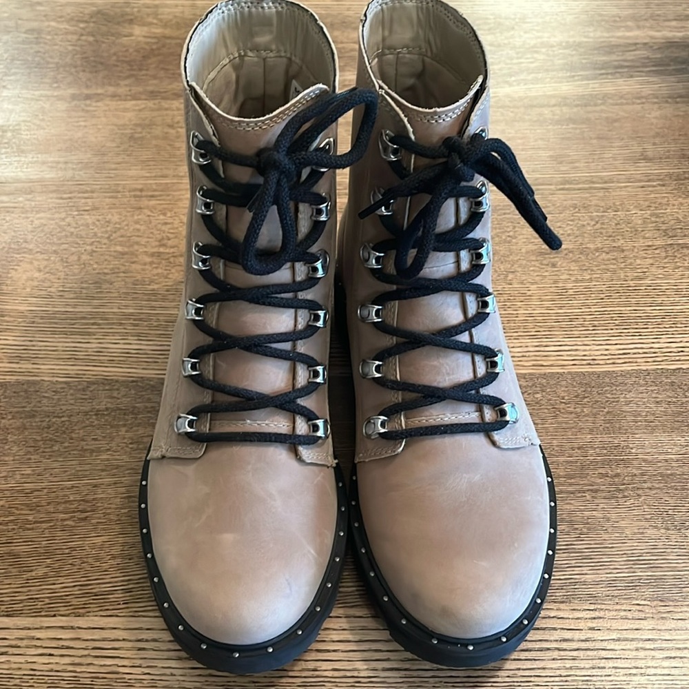 Women’s Sorel lace up moto-boots